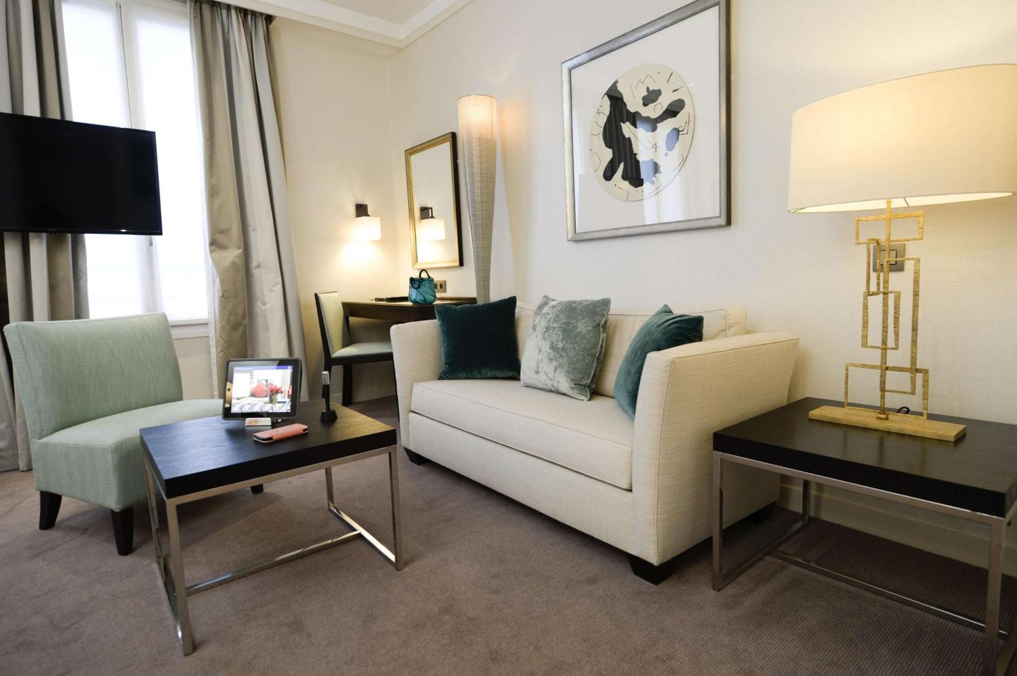 Western Sydney Opera Hotel